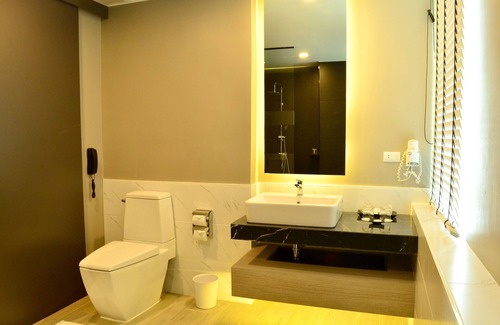 Racha Thewa Hotel | Miracle Suvarnabhumi Airport