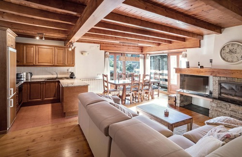 Gessa Apartment | MIRADOR APT IN PLETA DE GESSA. PRIVATE PARKING IN BAQUEIRA.