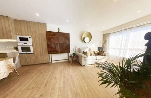 San Sebastian Apartment | Miramar: Exclusive luxurious flat, parking, terrace, new!