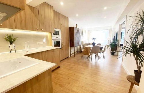 San Sebastian Apartment | Miramar: Exclusive luxurious flat, parking, terrace, new!