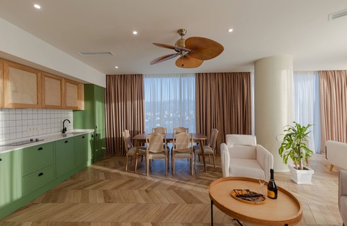 Old Boulevard Hotel | MiraMar Luxury Residences