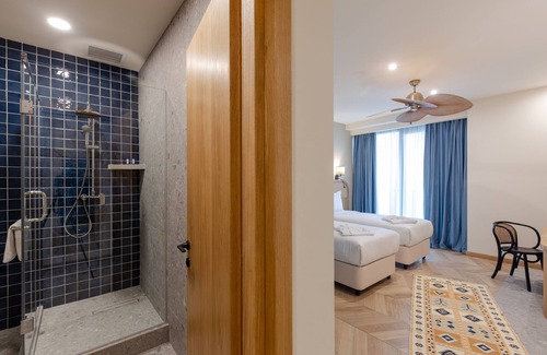 Old Boulevard Hotel | MiraMar Luxury Residences