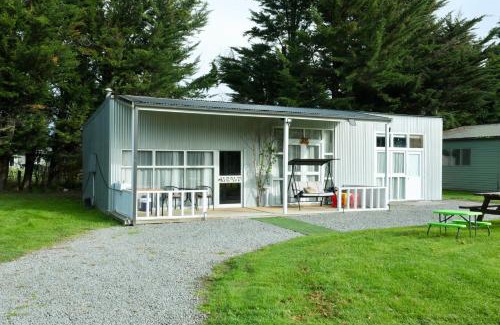 Clarkville House | Miranda Farm close to airport!