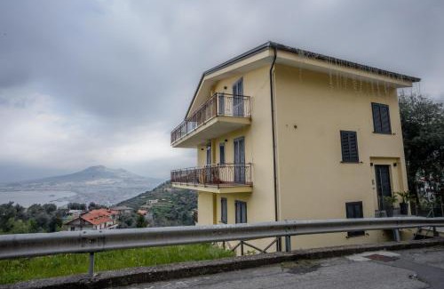 Piazza-Tralia-Pendolo Apartment | Miravesuvio