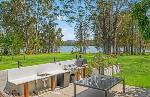 West Haven House | Mirror Bay