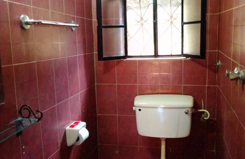 Sultan Hamud Hotel | Miryam Village Inn Safari Lodge