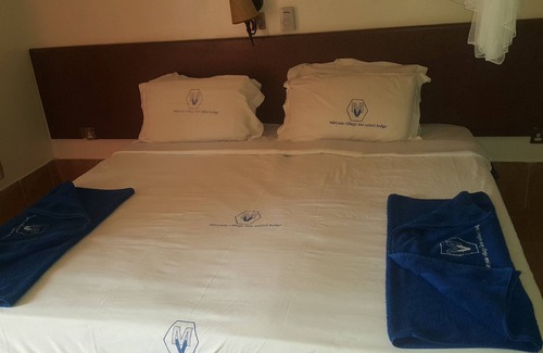 Sultan Hamud Hotel | Miryam Village Inn Safari Lodge