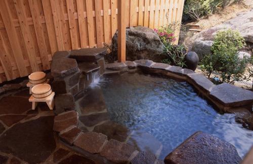 Hinagu Onsen Hotel | Misakitei
