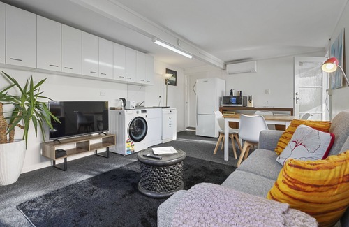 Mission Bay Apartment | Mission Bay Secret Garden Hideaway -WIFI