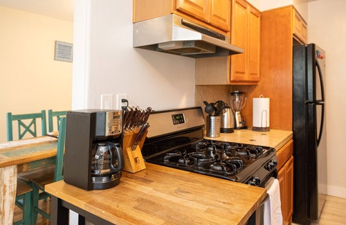 Crown Point House | Mission Beach, Bay & PB Strip with Parking