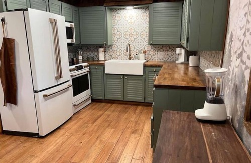 Rudy Cabin | *Mission Cabin Getaway*