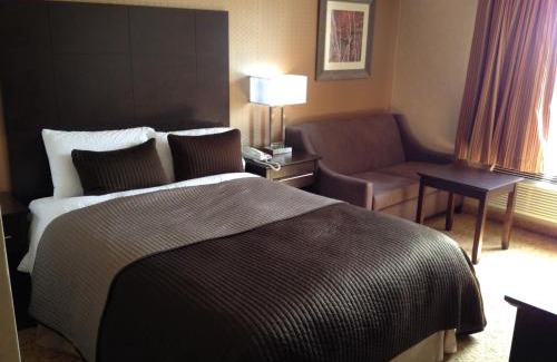 Mississauga Hotel | Mississauga Gate Inn