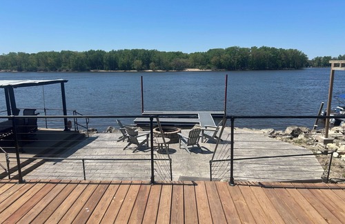 Allamakee County Cabin | Mississippi Cabin with Boat dock