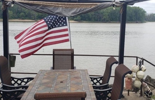 Allamakee County Cabin | Mississippi Cabin with Boat dock