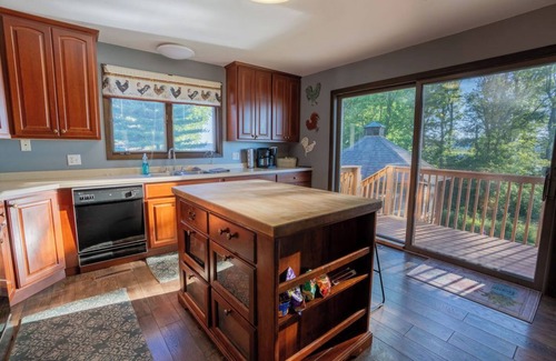 Stoddard House | Mississippi River Home/HOT TUB/Sleeps 8