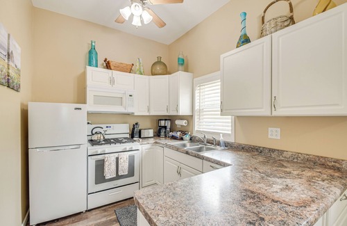 Port Byron Cottage | Mississippi River Retreat w/Views: Walk to Water