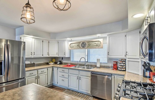 Thomson House | Mississippi River Retreat: Game Room & Deck!