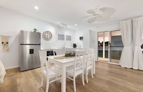 Burnett Heads Villa | Mist Suite - beachfront property!
