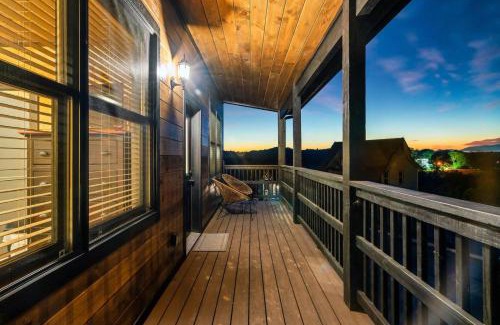 Sevierville Resort | Misty Mountain Morning