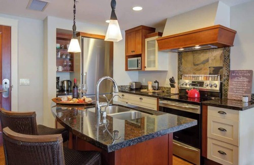 Canmore Condo | Misty Mountain- Premium 2 Bedroom Mountain View