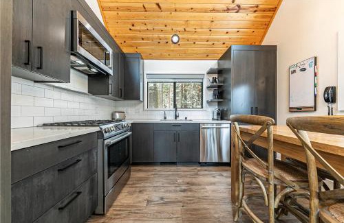 Tahoe Woods House | Misty Pines by Tahoe Getaways at Tahoe Park - Newly Remodeled Pet Friendly 3 BR w Private Beach HOA