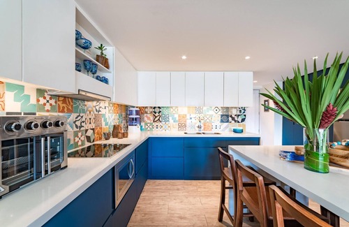 R Condo | Mixie 307