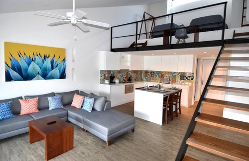 R Condo | Mixie 307