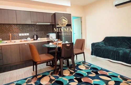 Downtown Kota Kinabalu Apartment | Mixma Suites Seaview Rooftop Pool @ Mercure Hotel