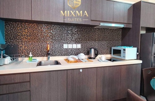 Downtown Kota Kinabalu Apartment | Mixma Suites Seaview Rooftop Pool @ Mercure Hotel