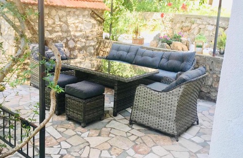 Seget Vranjica Apartment | MK-elegant apartment with a sea view balcony