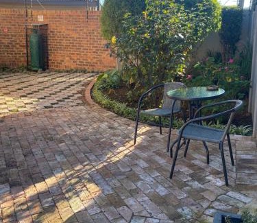 Alberton House | MK & R Guesthouse