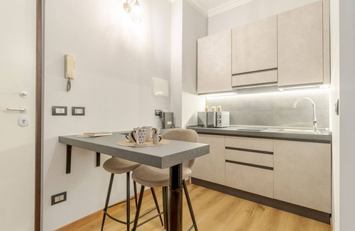 Parella Apartment | MM Pozzo Strada Mini Subway Studio x2