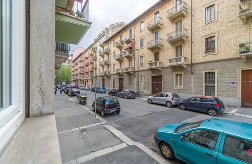 Parella Apartment | MM Pozzo Strada Mini Subway Studio x2
