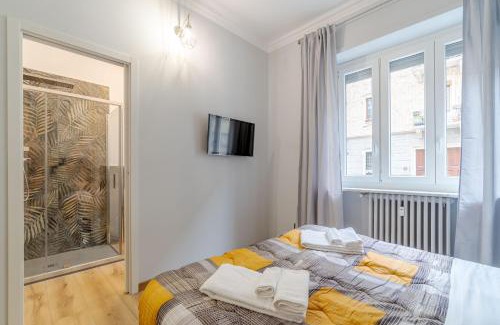 Parella Apartment | MM Pozzo Strada Mini Subway Studio