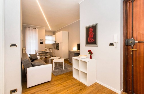 Parella Apartment | MM Pozzo Strada Terrace Apartment
