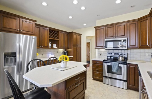 Hilton House | MM Properties Lake Ontario: The Oasis