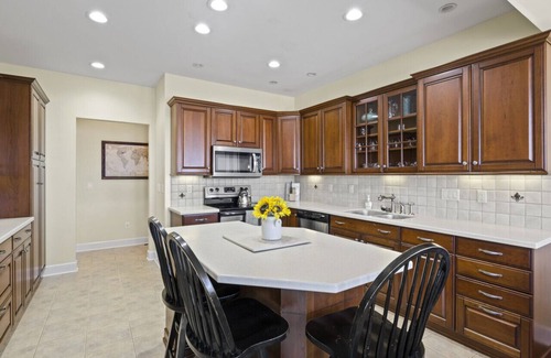 Hilton House | MM Properties Lake Ontario: The Oasis