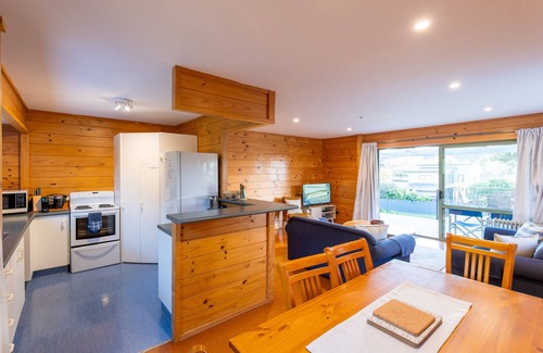 Blackpool House | Moa Cottage in Oneroa Village