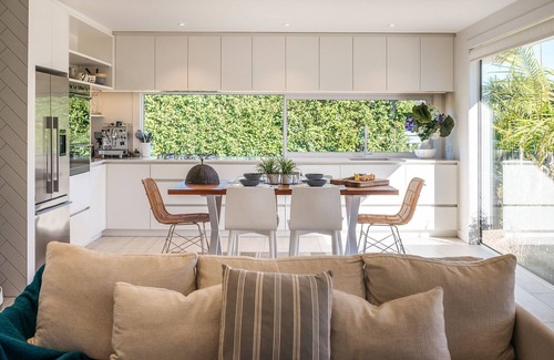 Oneroa Cottage | Moa Magic - Oneroa Holiday Home