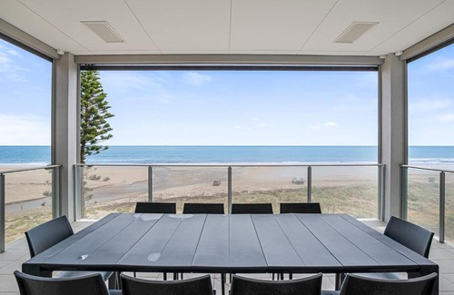 Moana Apartment | Moana Esplanade - Pure Beach Front 3 Bed Apt