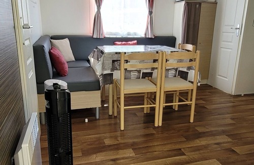 Avrille House | Mobil-home le Petit Paradis