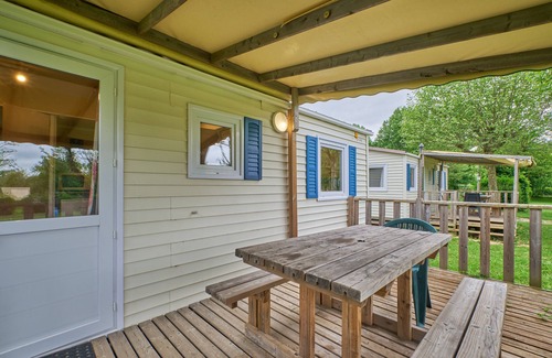 Mens RV Rental | Mobile Home "5 Personnes 209" with Shared Pool & Private Terrace