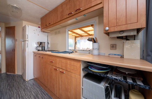 Damgan House | Mobile Home 'Kervoyal 56' with Private Terrace and Shared Garden