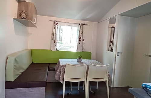 Saint-Georges-de-Montaigu House | Mobilhome Climatisé 3 Chambres en Vendée à 30 min du Puy du Fou