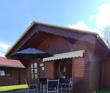 Sternberg House | Mobilheim und Blockhaus mit Seeblick