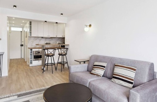 Republique–Point-du-Jour Apartment | Mobility lease - large studio - Paris