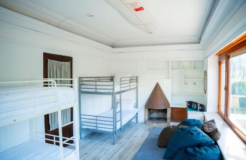 Banzao Bed & Breakfast | Moby Dick Lodge Colares