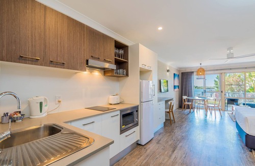 Yamba Hotel | Moby Dick Waterfront Resort Motel
