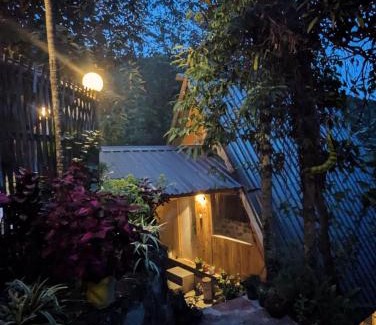 Geyzing House | Mochileros Cherry Tree House