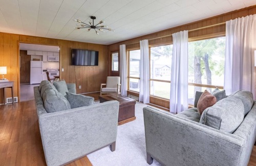 Town of Jerusalem House | Mod and Vine: 3BR Vineyard House